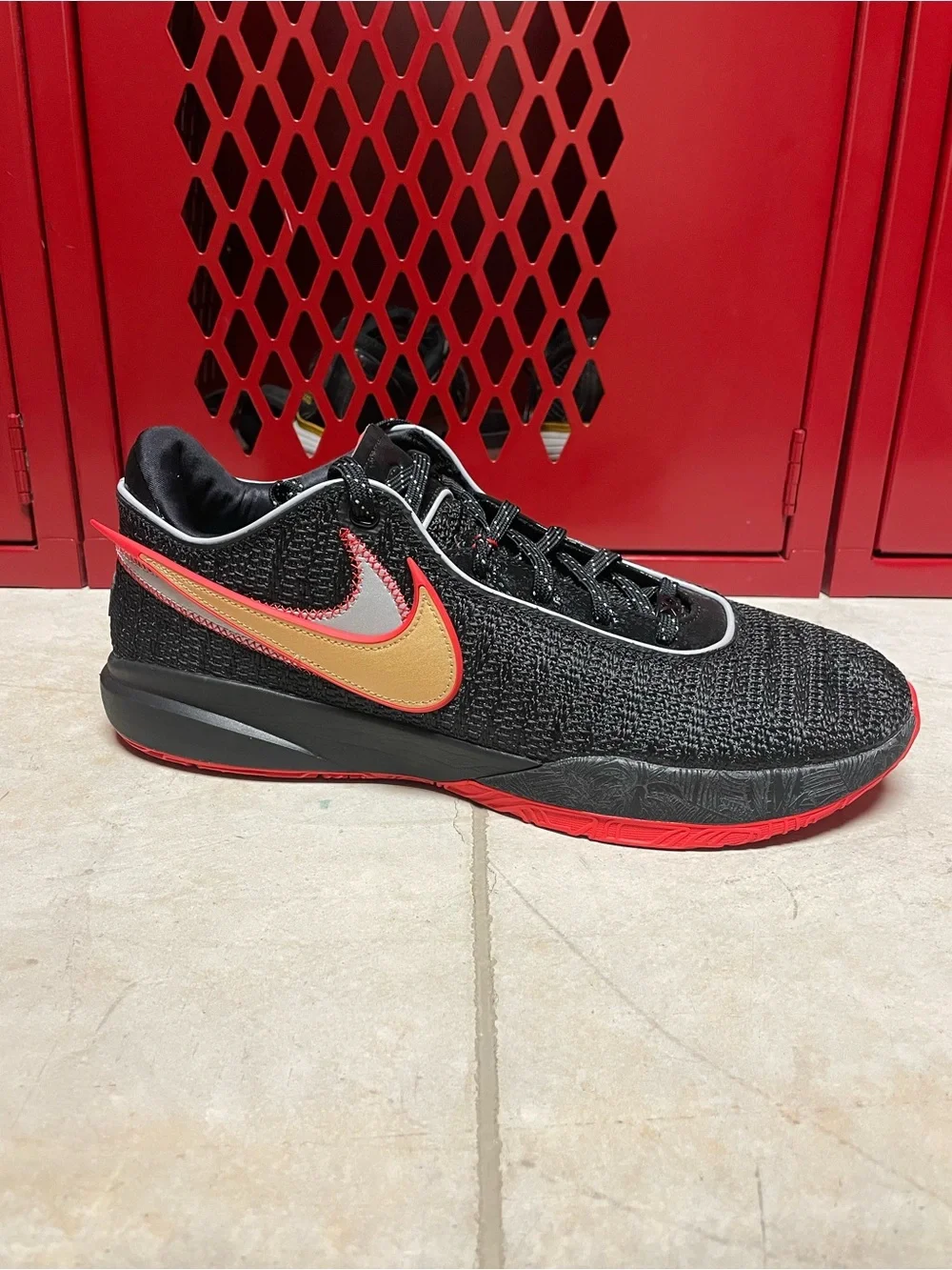 NEW Nike LeBron 20 ‘Trinity’ - Men’s Size 14